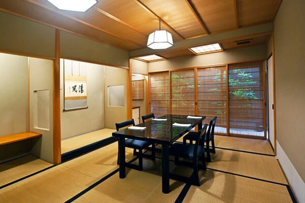 Gion Suetomo