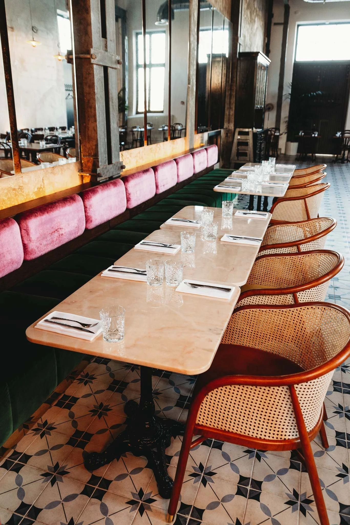 Lore Bistroo