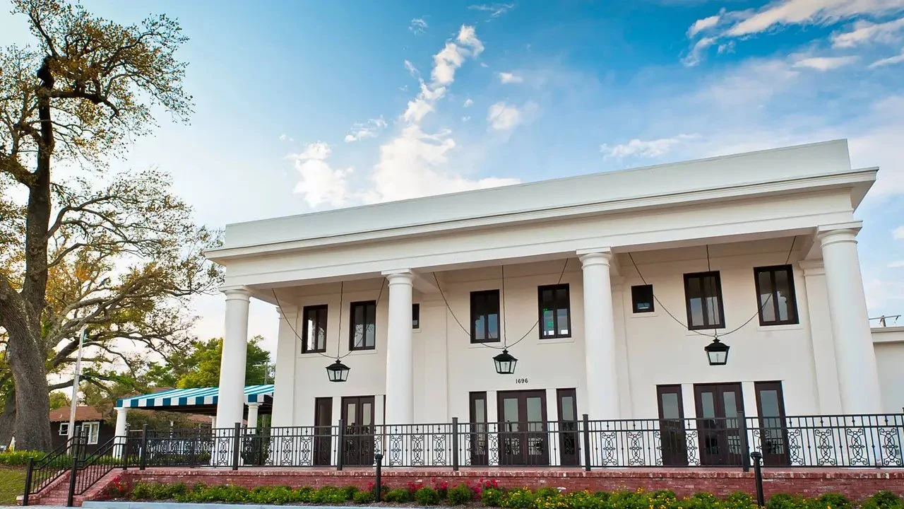 White Pillars