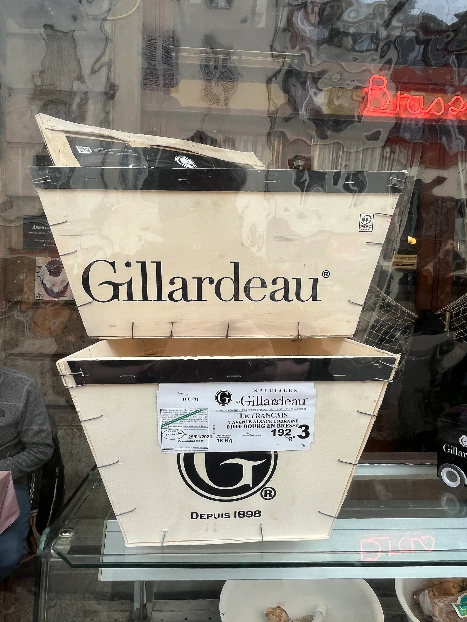 Gillardeau oyster crates