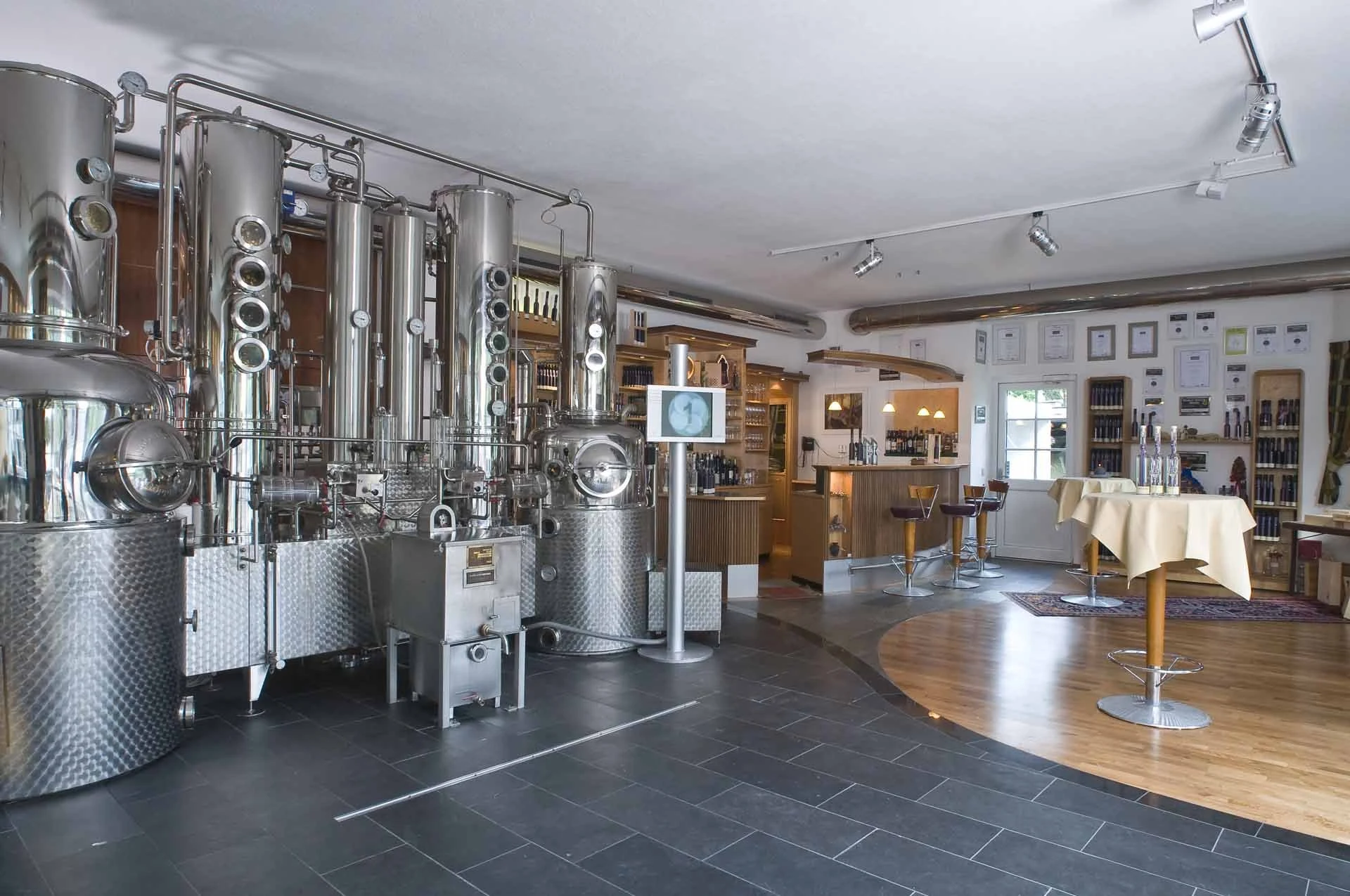 Oberhofer Distillery (Reschenhof)