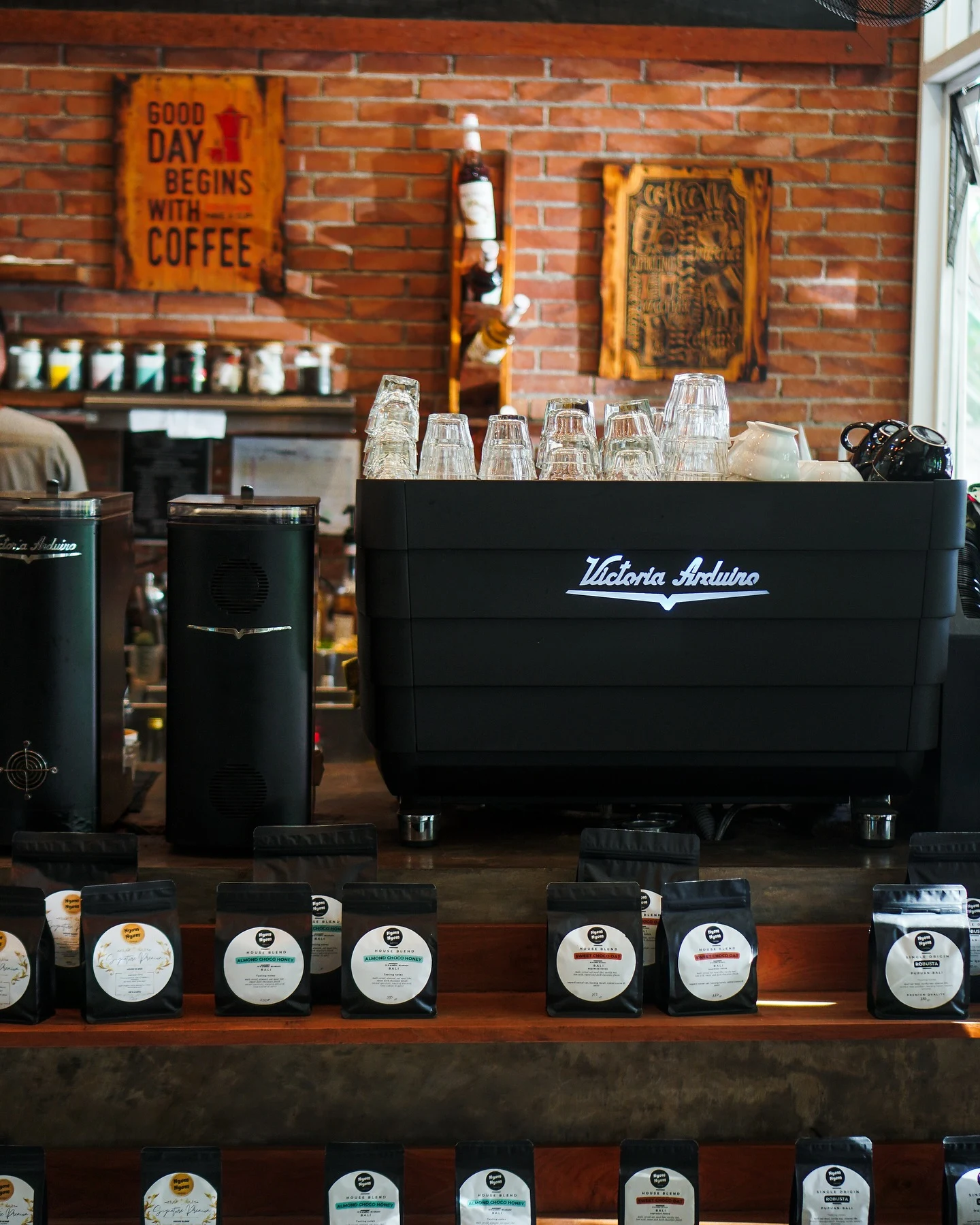 Nyom Nyom Coffee