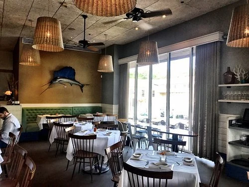Perla’s Seafood and Oyster Bar
