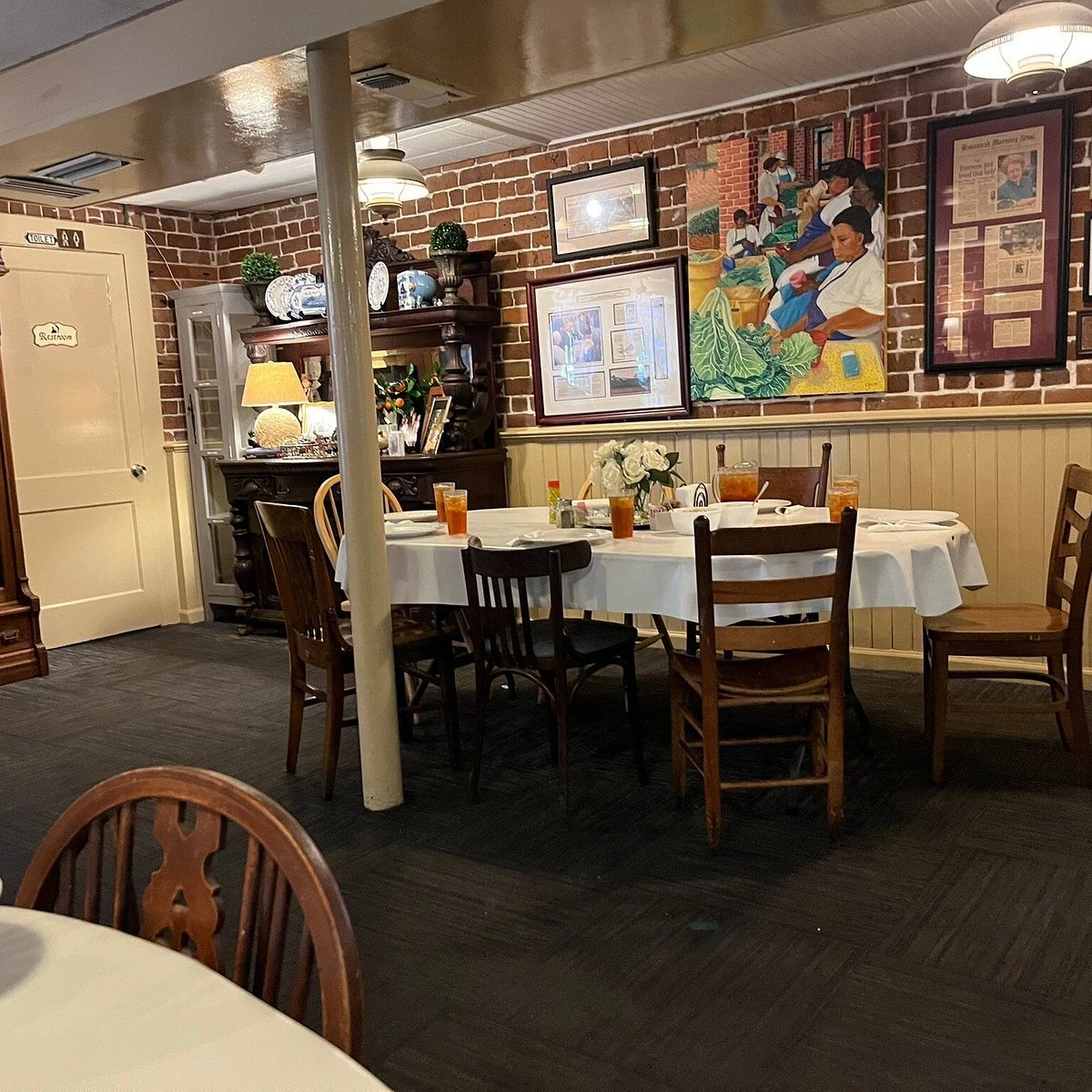 Mrs. Wilkes’Dining Room