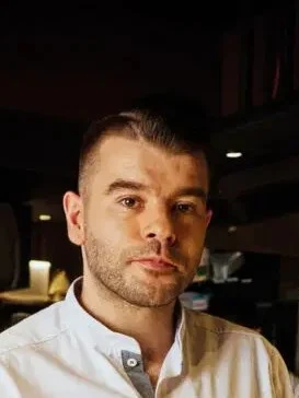 Stephen Lancaster presents a plated dessert, leading Sézanne's re-evaluation.