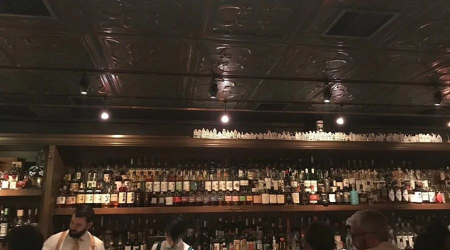 Bar High Five