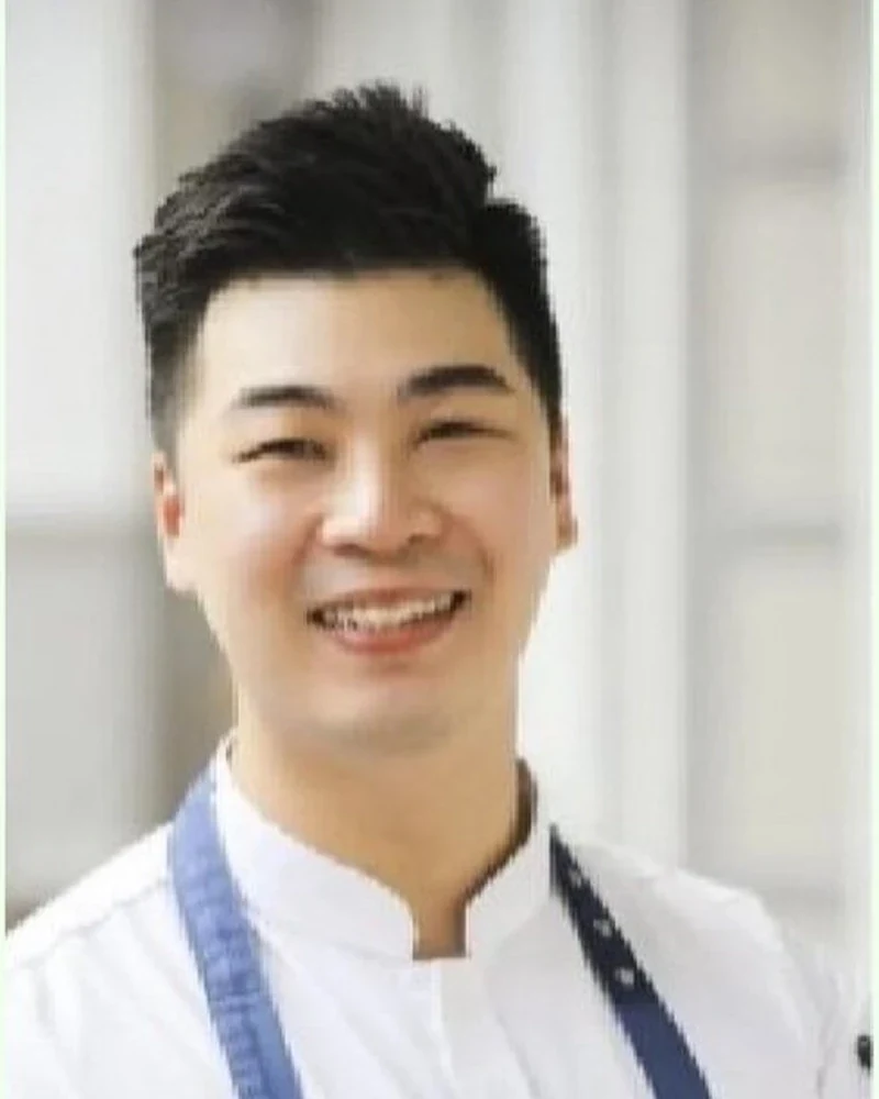 Portrait of Arthur Leong