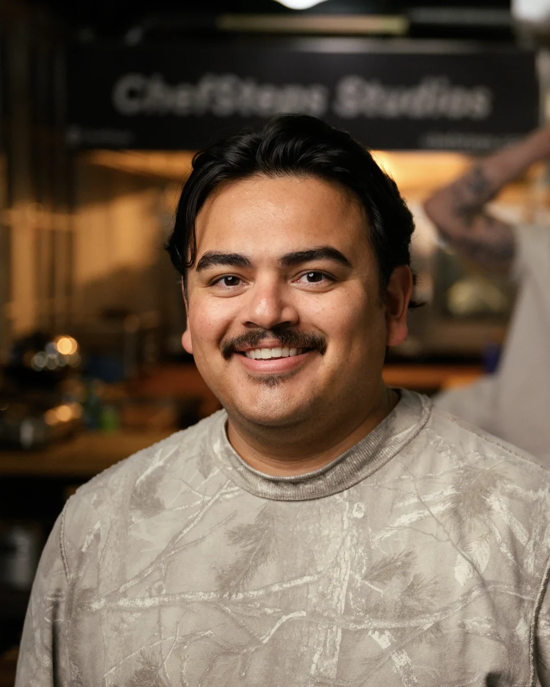 Portrait of Jonthan Zaragoza