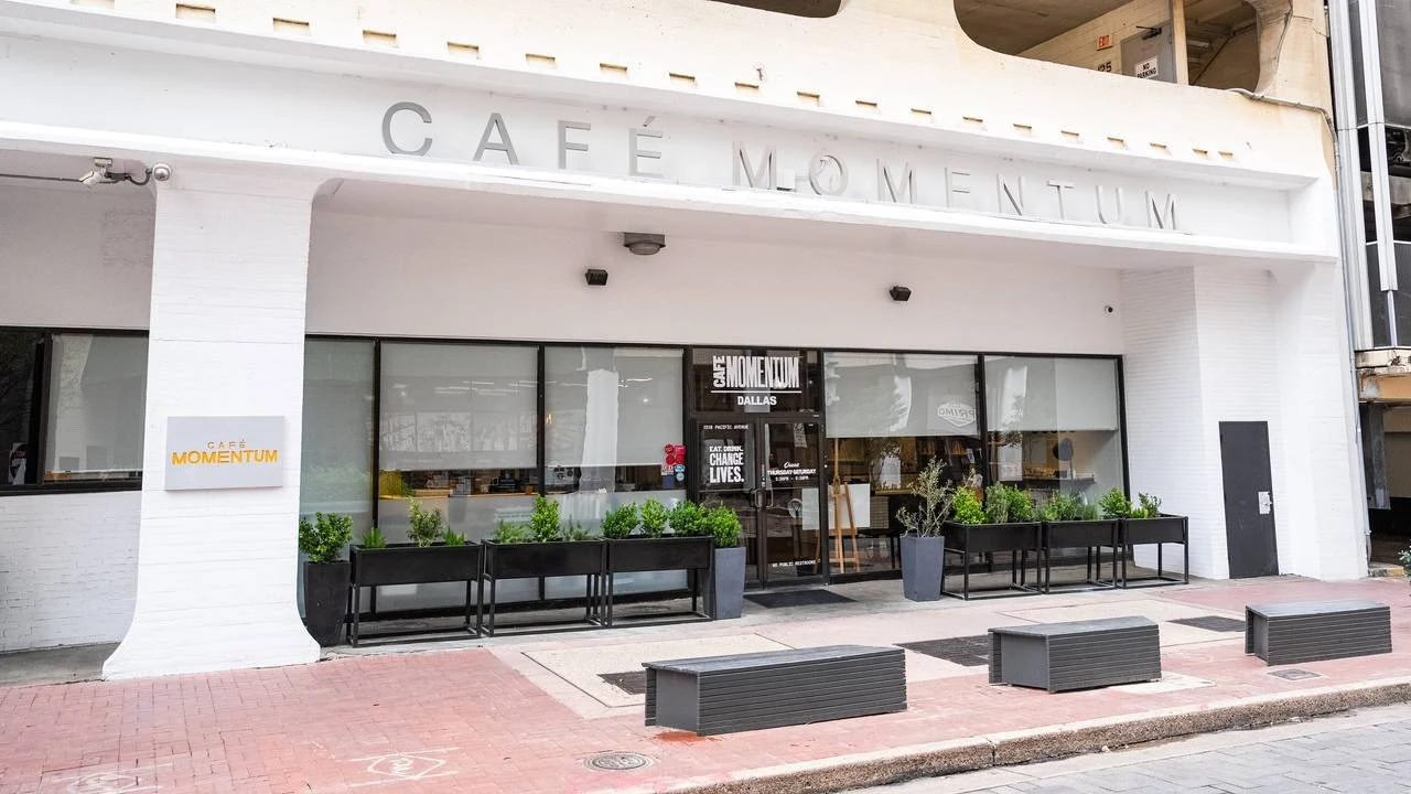 Cafe Momentum