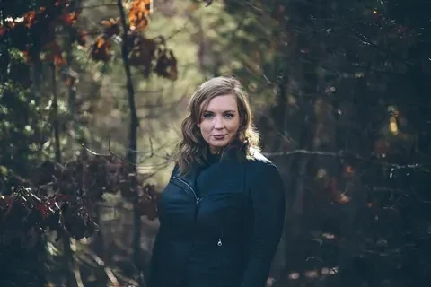 Portrait of Lindsey Johnson
