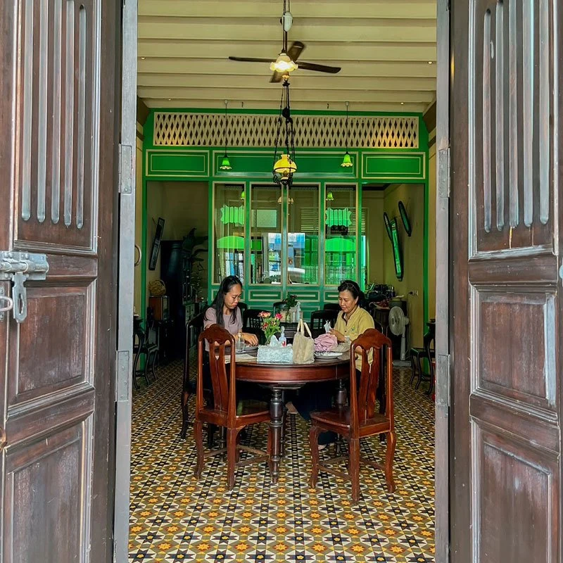 The Charm Dining Gallery