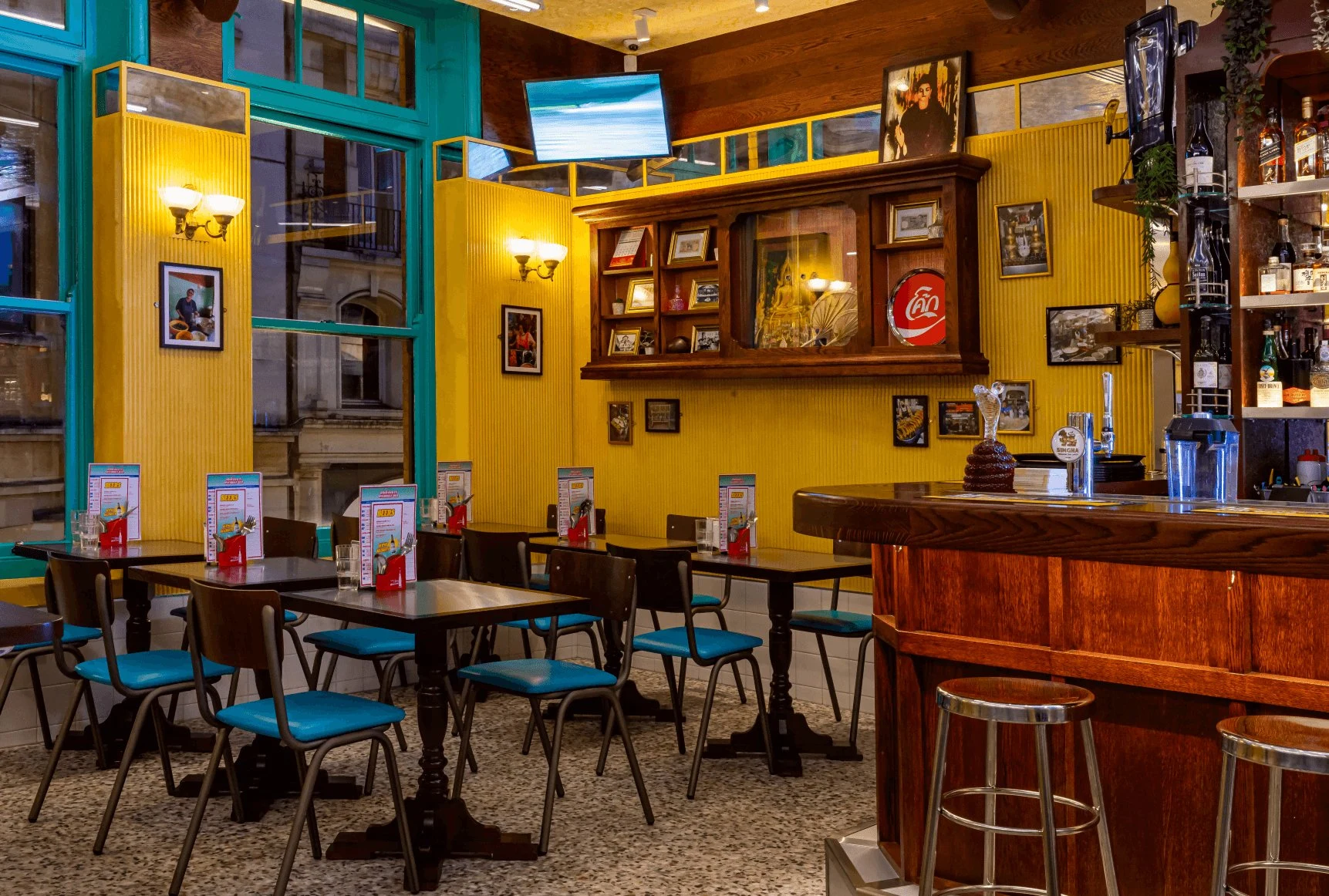 Speedboat Bar