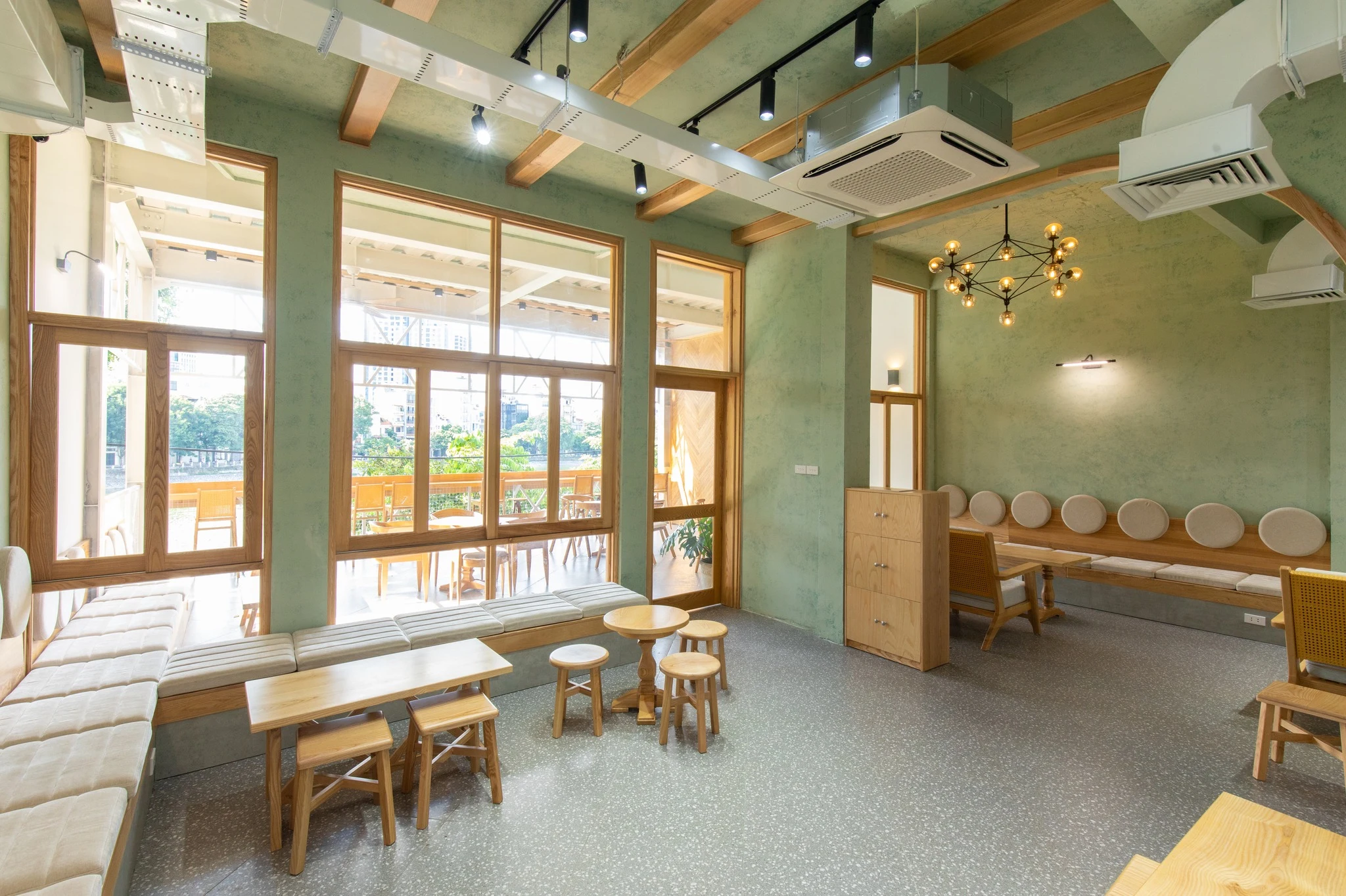 Clover Coffee & Tea (Dang Tien Dong)