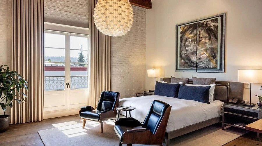 SingleThread Farm Inn