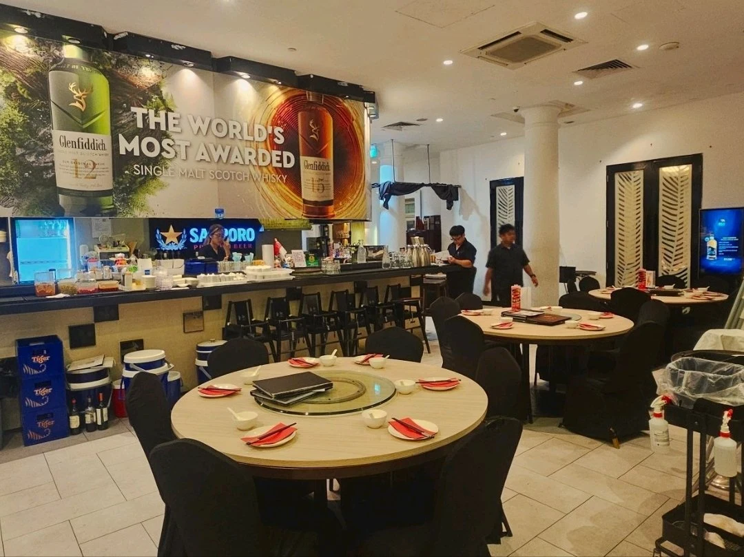 New Ubin Seafood at CHIJMES