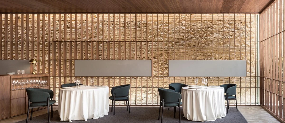 Central Bar by Ricard Camerena
