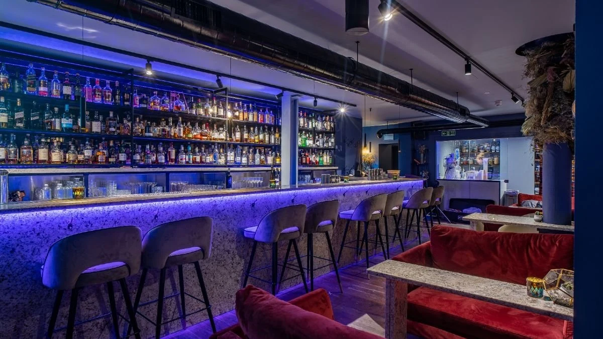 Eve Bar