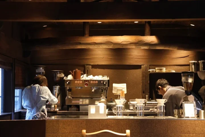 Blue Bottle Coffee Kyoto Rokkaku Cafe