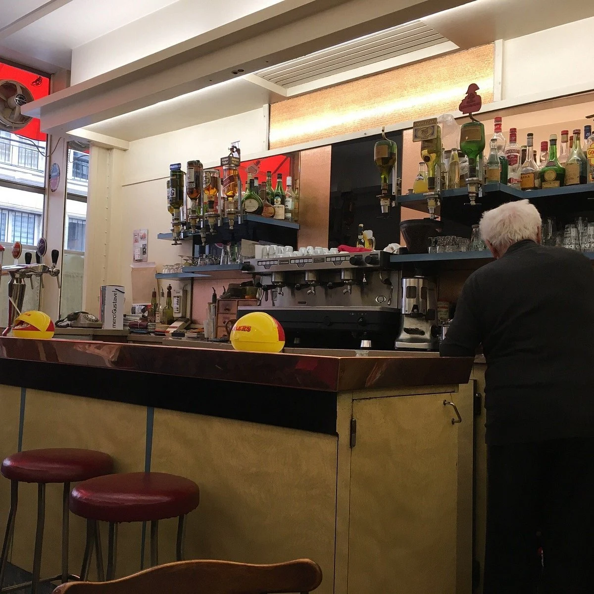 Au Petit Bar
