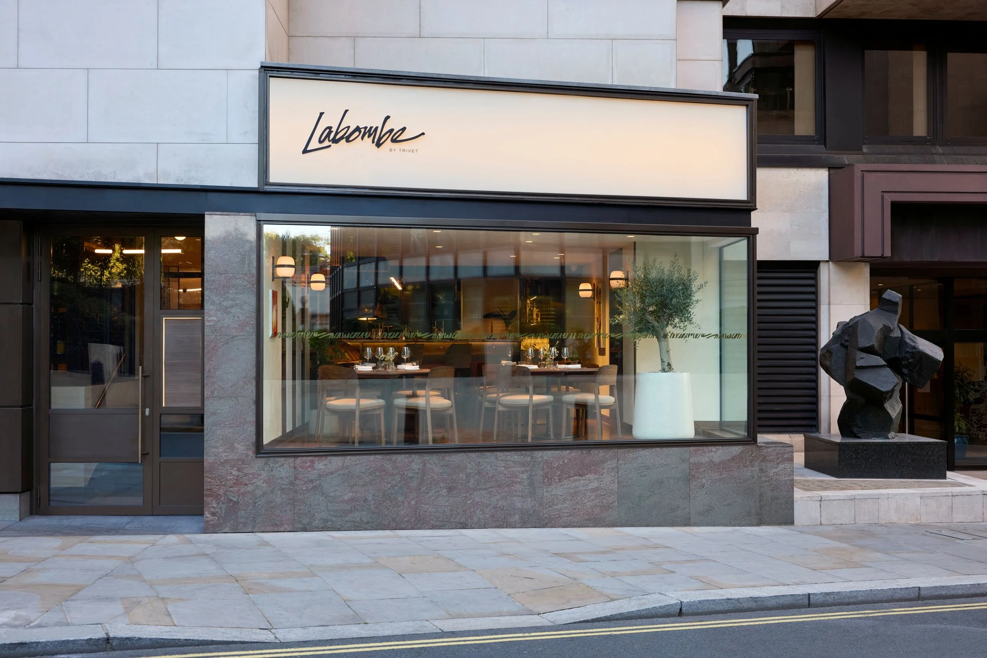 Labombe by Trivet