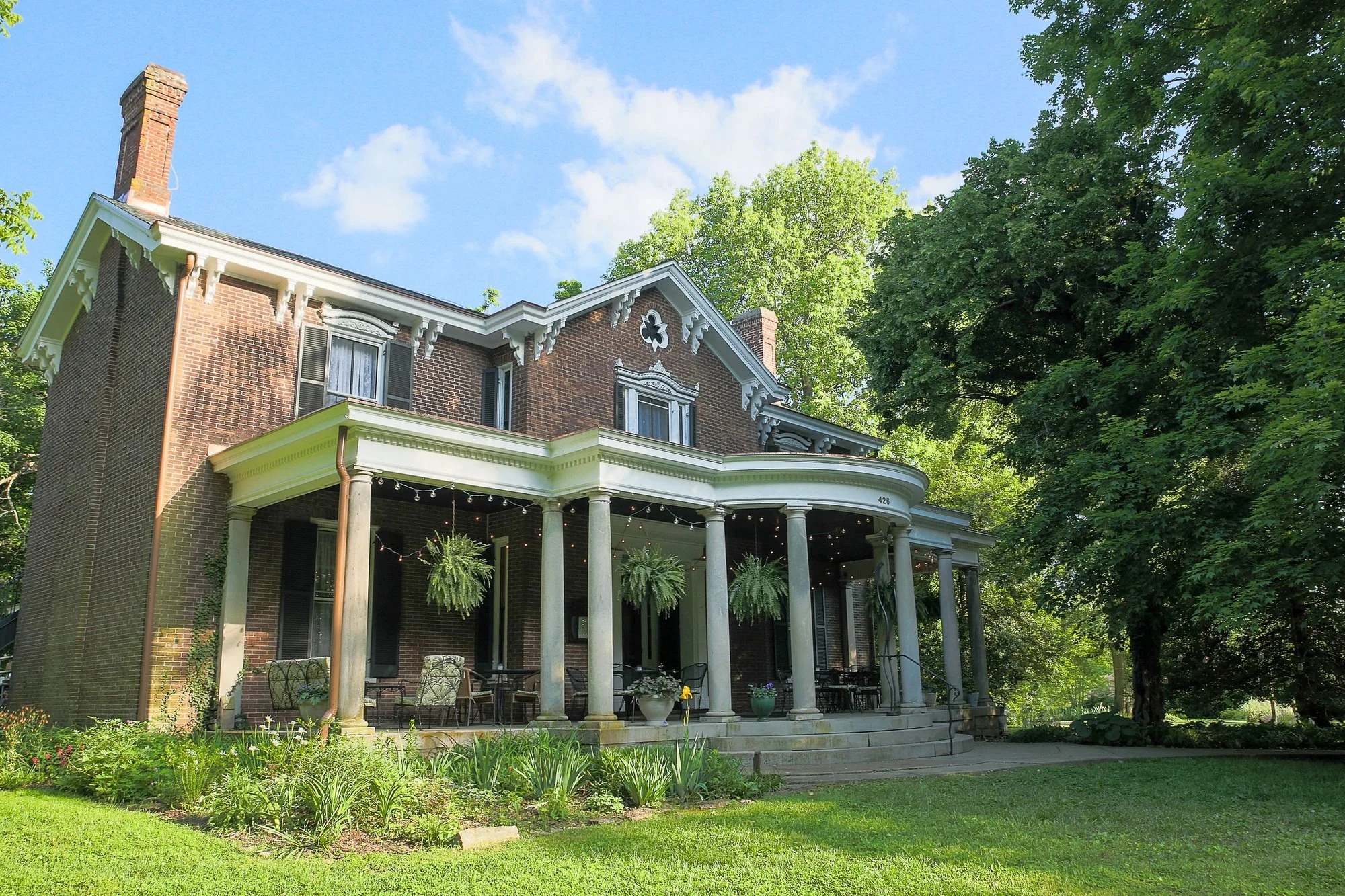 Holly Hill Inn
