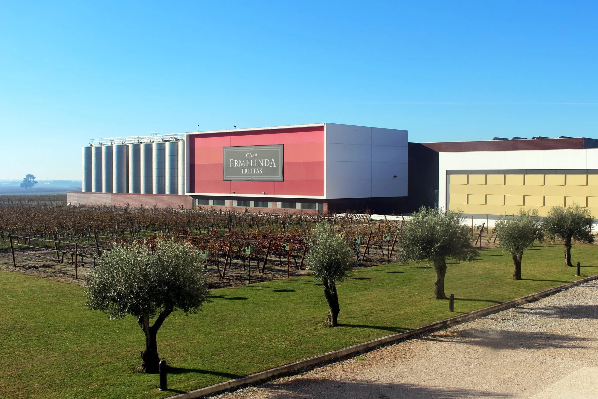 Casa Ermelinda Freitas