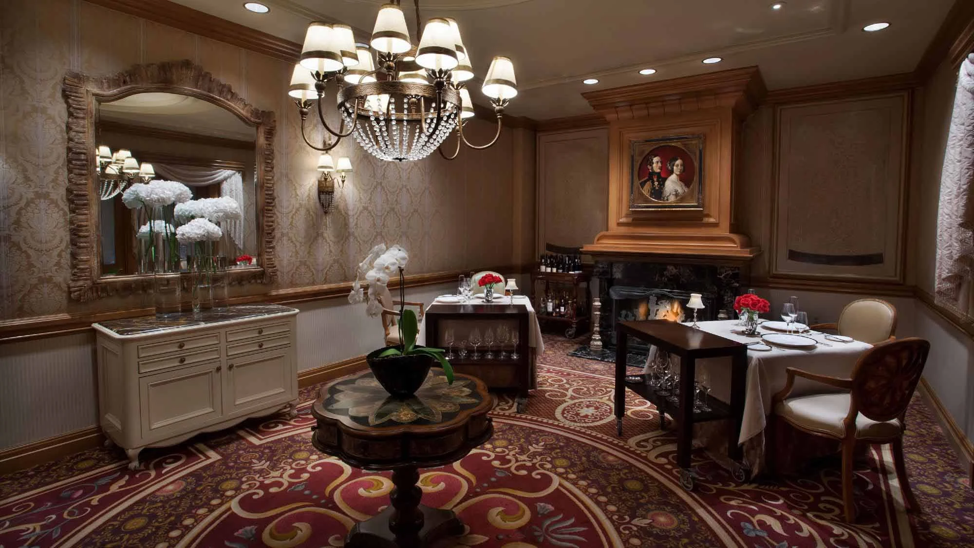 Victoria & Albert's